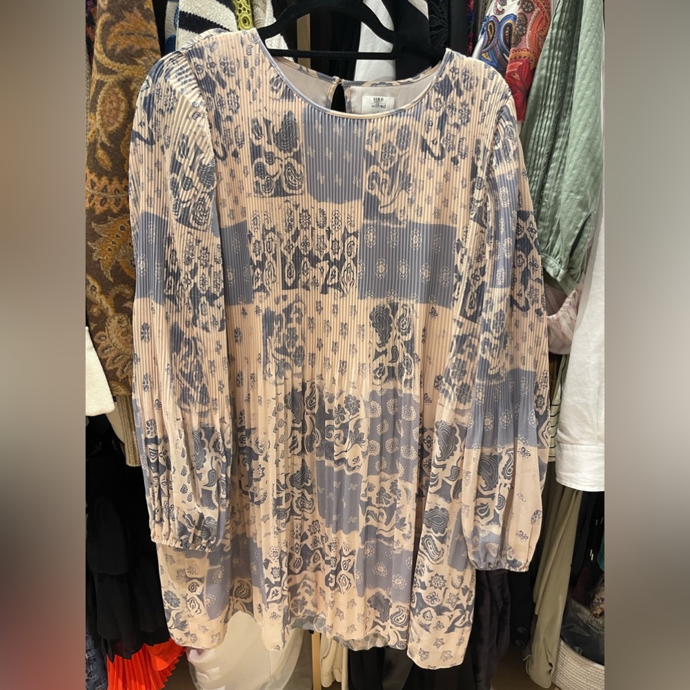 Aritzia pleaded shift dress